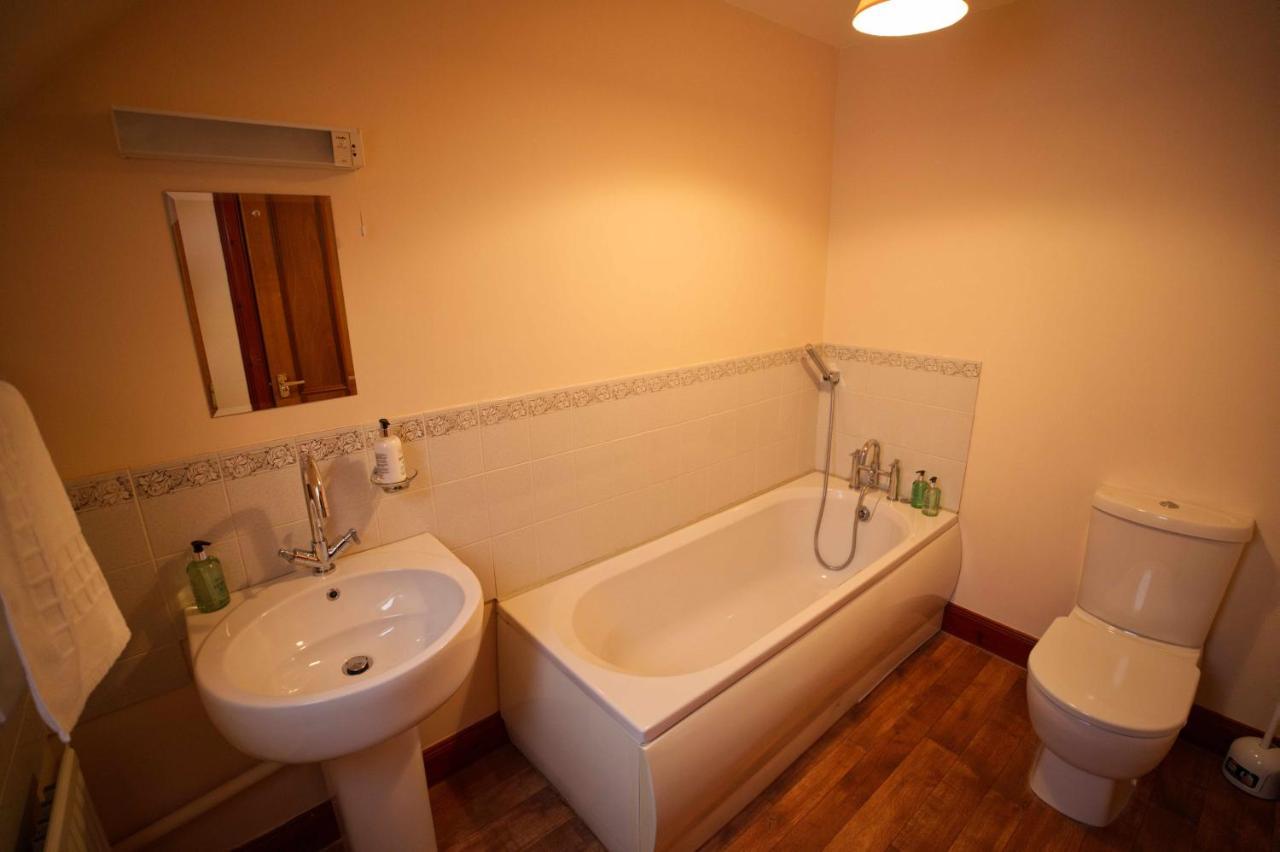 Woodlands House With Hot Tub Hotel Балачулиш Екстериор снимка